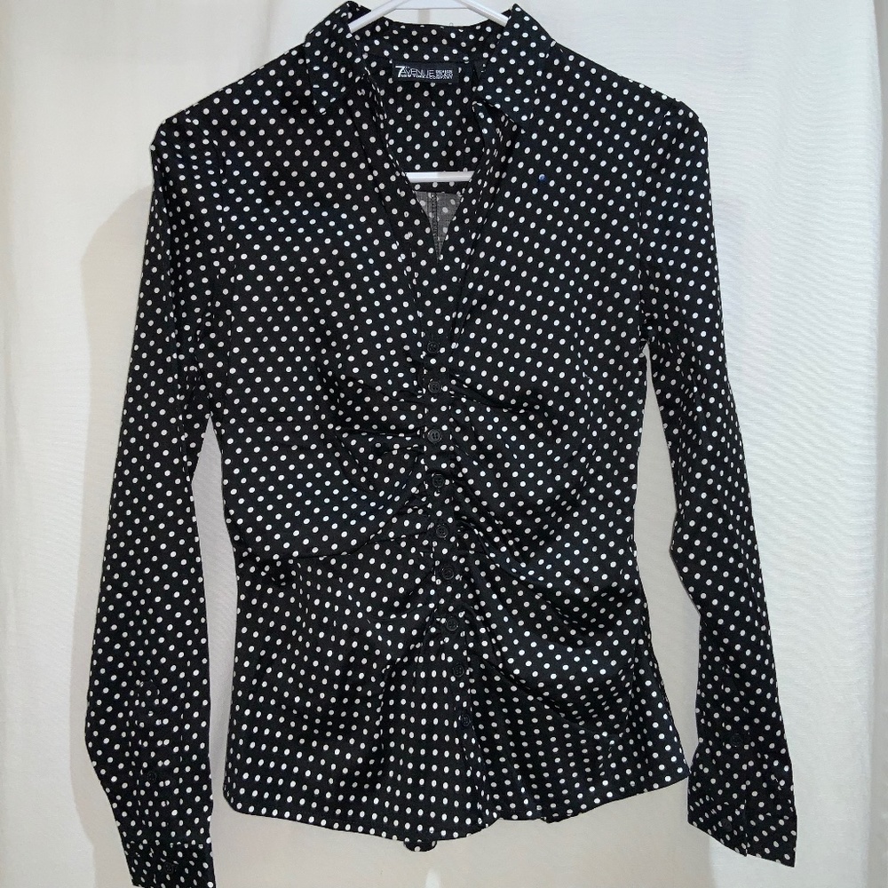 New York & company stretch blouse  Sz S ruched Collar polka dot
